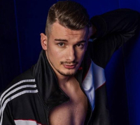 Z mano pleši lubi
