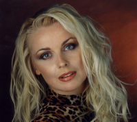 Pet poljubov